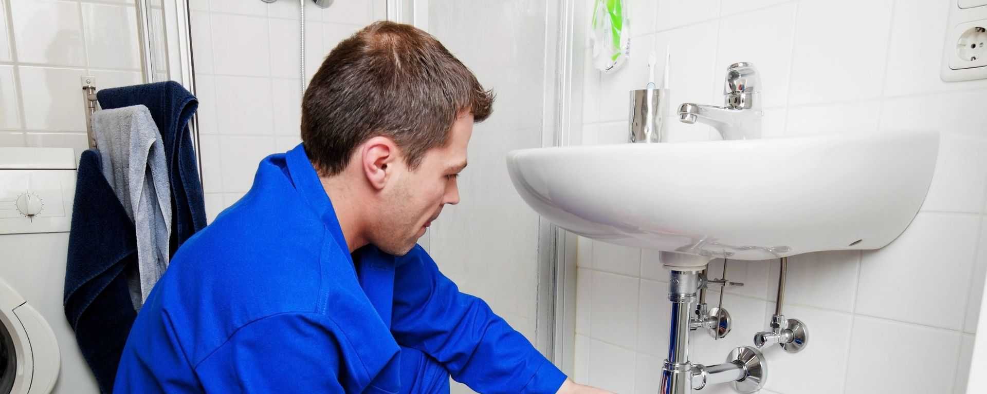 Benefits of Hiring a Professional Plumber Banner